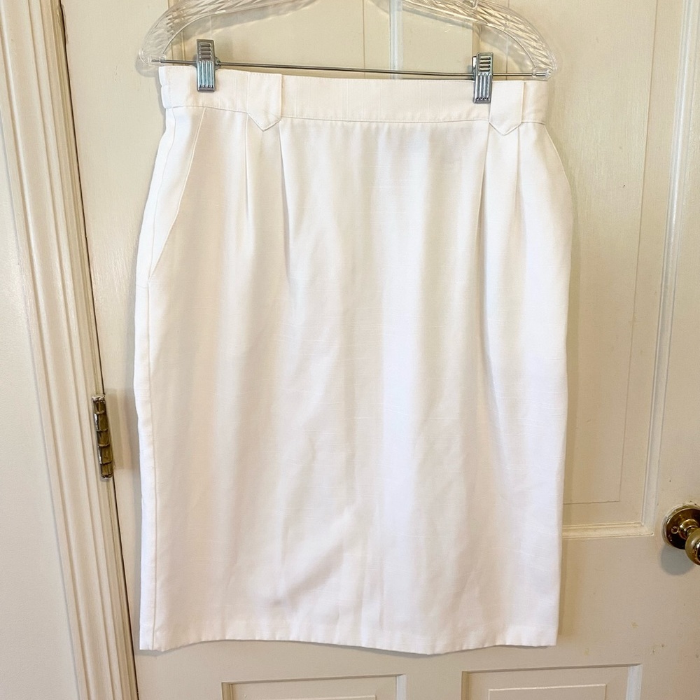 Vintage Liz Baker essentials white knee length skirt cottage core